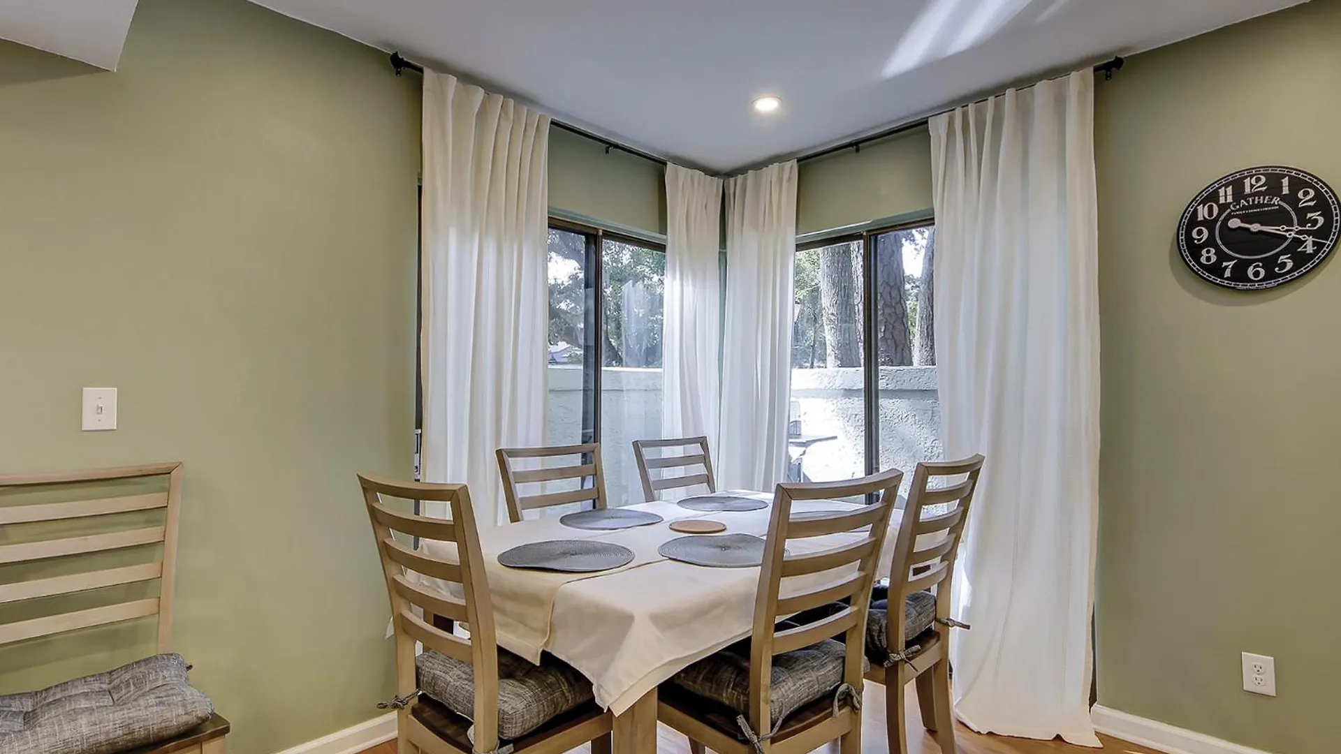Harbourmaster 102 * Hilton Head Island