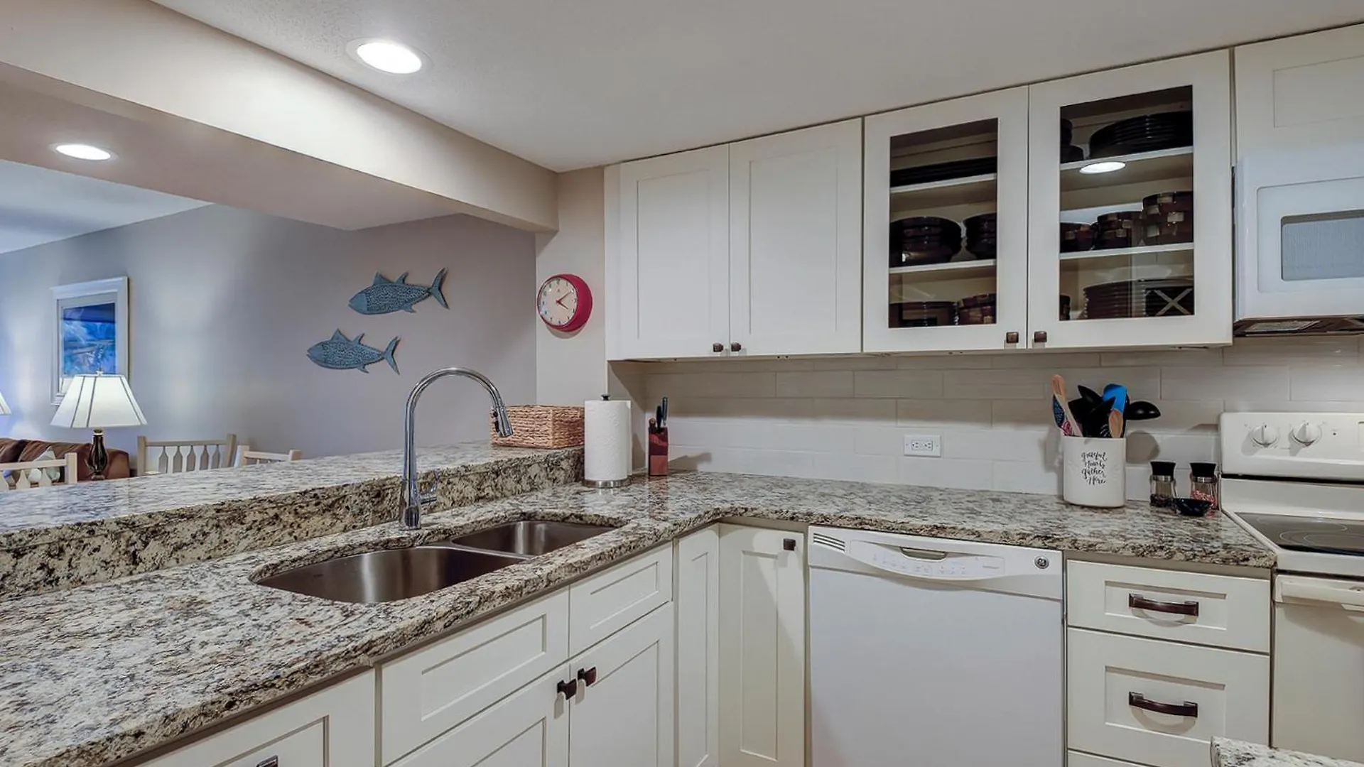 Updated Luxury Two Bedroom The Greens New Baths Walk In Shower Kitchen Golf Views * Hilton Head Island