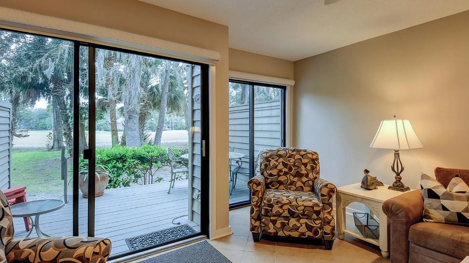 Updated Luxury Two Bedroom The Greens New Baths Walk In Shower Kitchen Golf Views Holiday home *