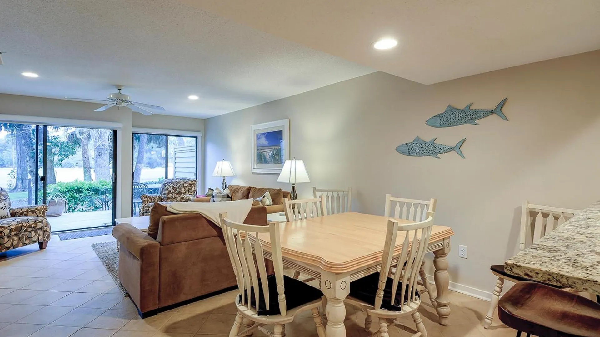 Updated Luxury Two Bedroom The Greens New Baths Walk In Shower Kitchen Golf Views Holiday home Hilton Head Island