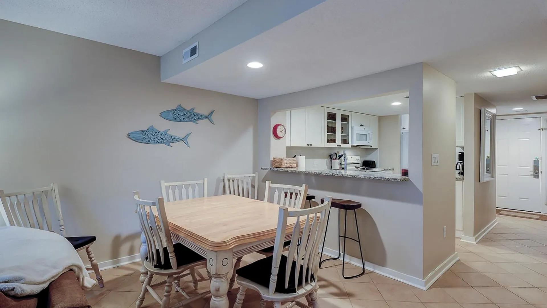 Updated Luxury Two Bedroom The Greens New Baths Walk In Shower Kitchen Golf Views