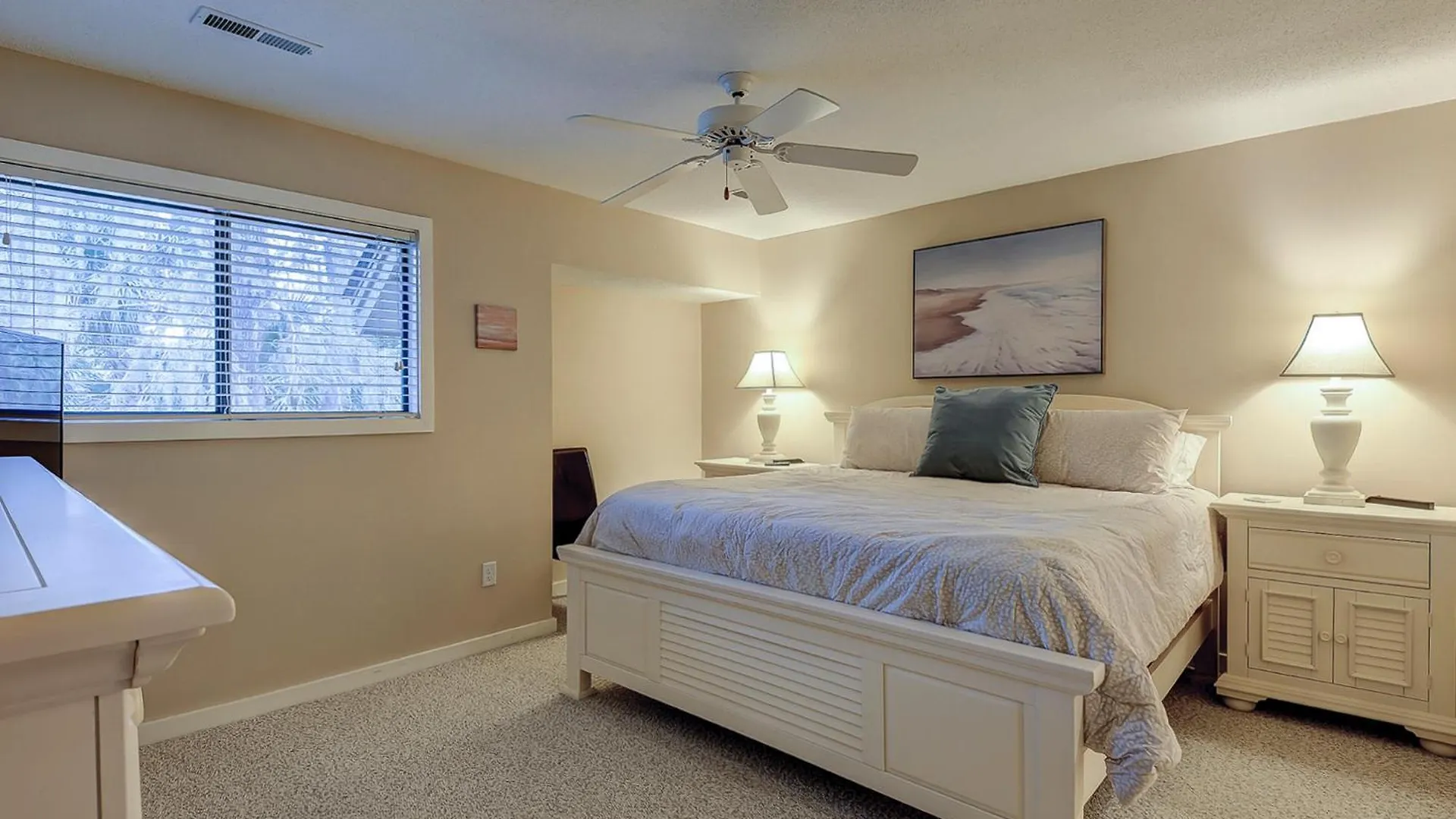 Holiday home Updated Luxury Two Bedroom The Greens New Baths Walk In Shower Kitchen Golf Views *