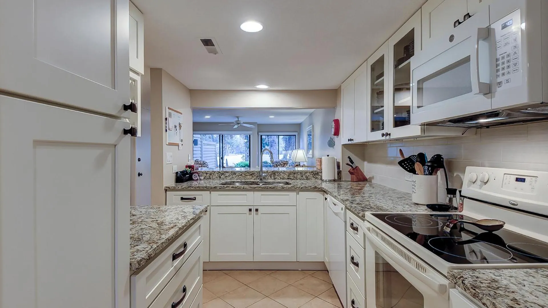 Holiday home Updated Luxury Two Bedroom The Greens New Baths Walk In Shower Kitchen Golf Views Hilton Head Island