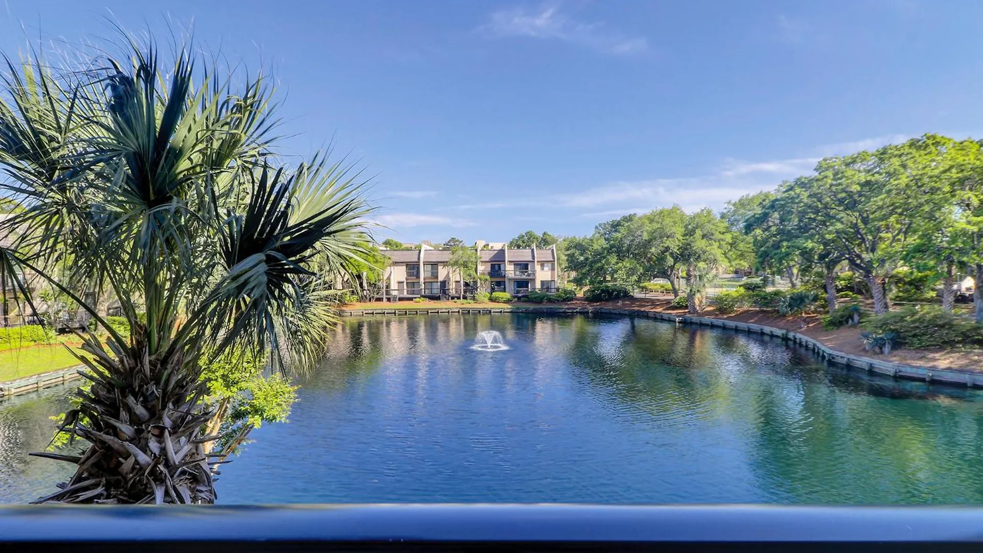 Villa Island Club 114 *