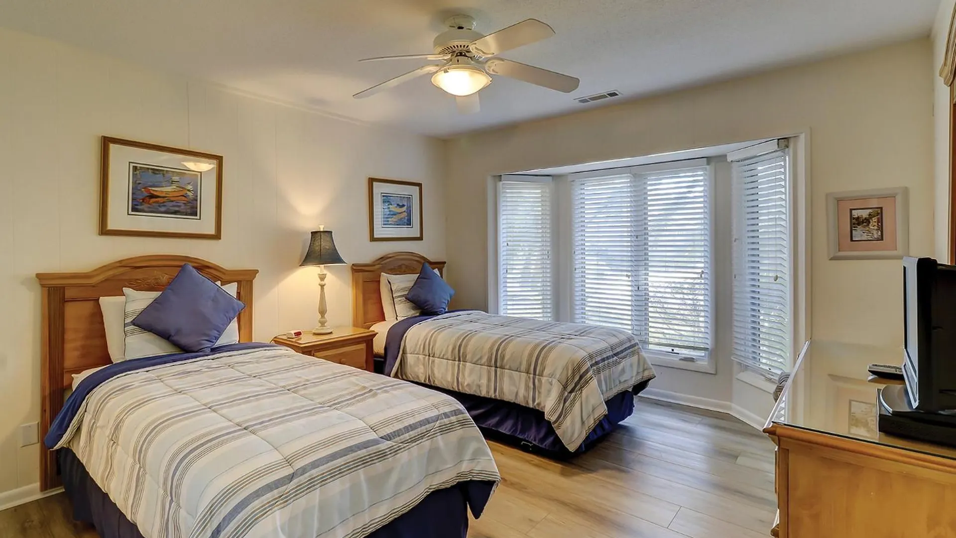 Baynard Park 6 Holiday home *
