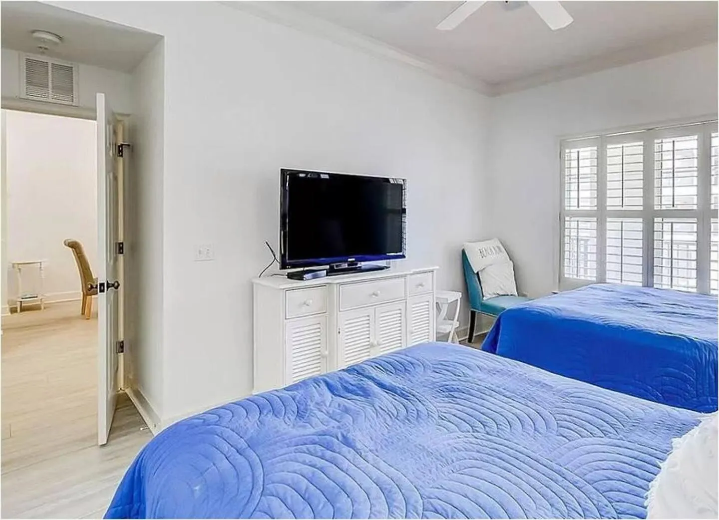 Coligny Beach, Pools, & Shops- Few Steps Away