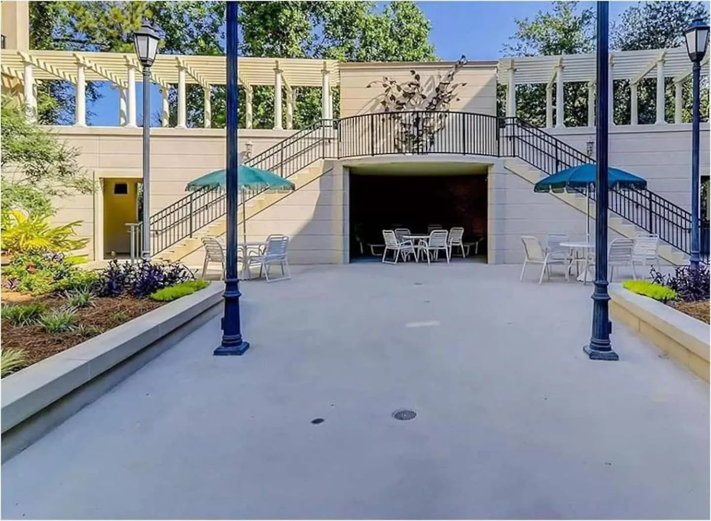 Holiday home Coligny Beach, Pools, & Shops- Few Steps Away