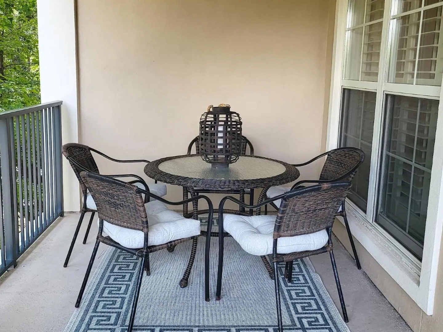 Holiday home Coligny Beach, Pools, & Shops- Few Steps Away