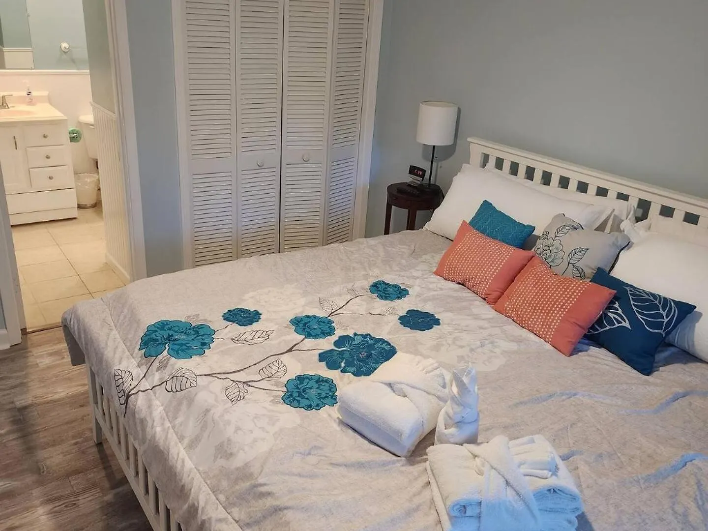 Villa Tranquility By The 1st Fl Sleeps 6,king Bed