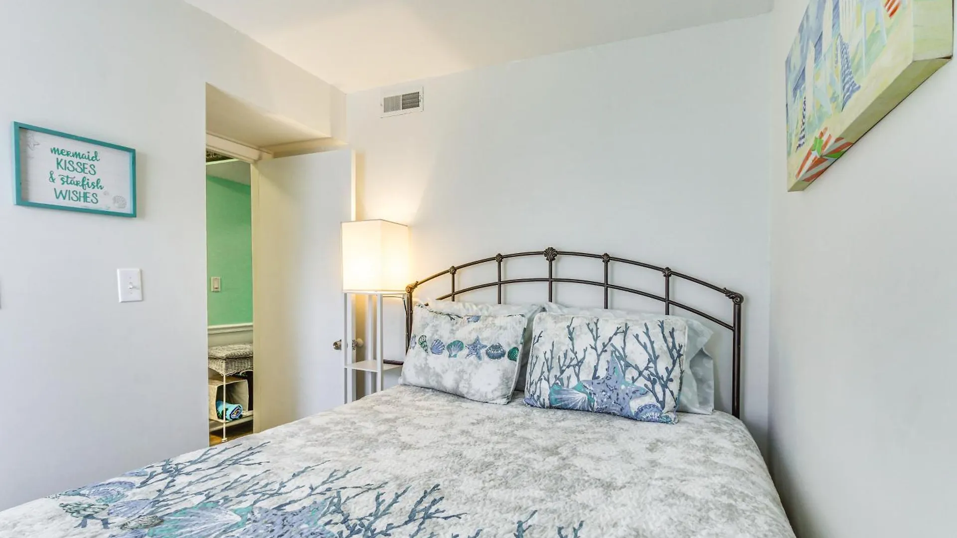 With Coligny Access! Apartment *