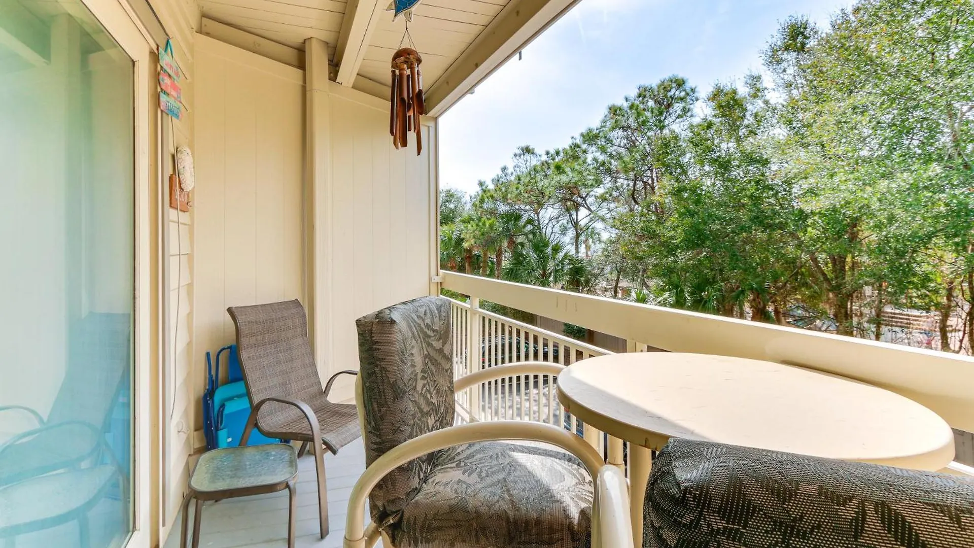 With Coligny Access! Appartement
