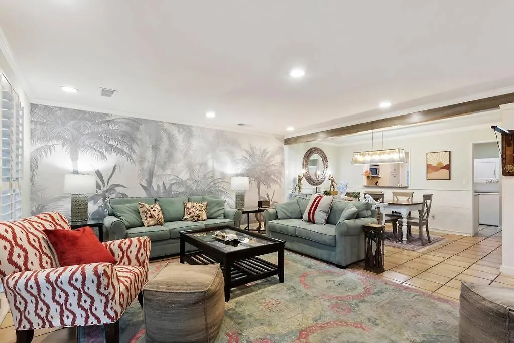 Updated Luxury Pd Villa: Golf View, Steps To Pool/beach/pickleball! *