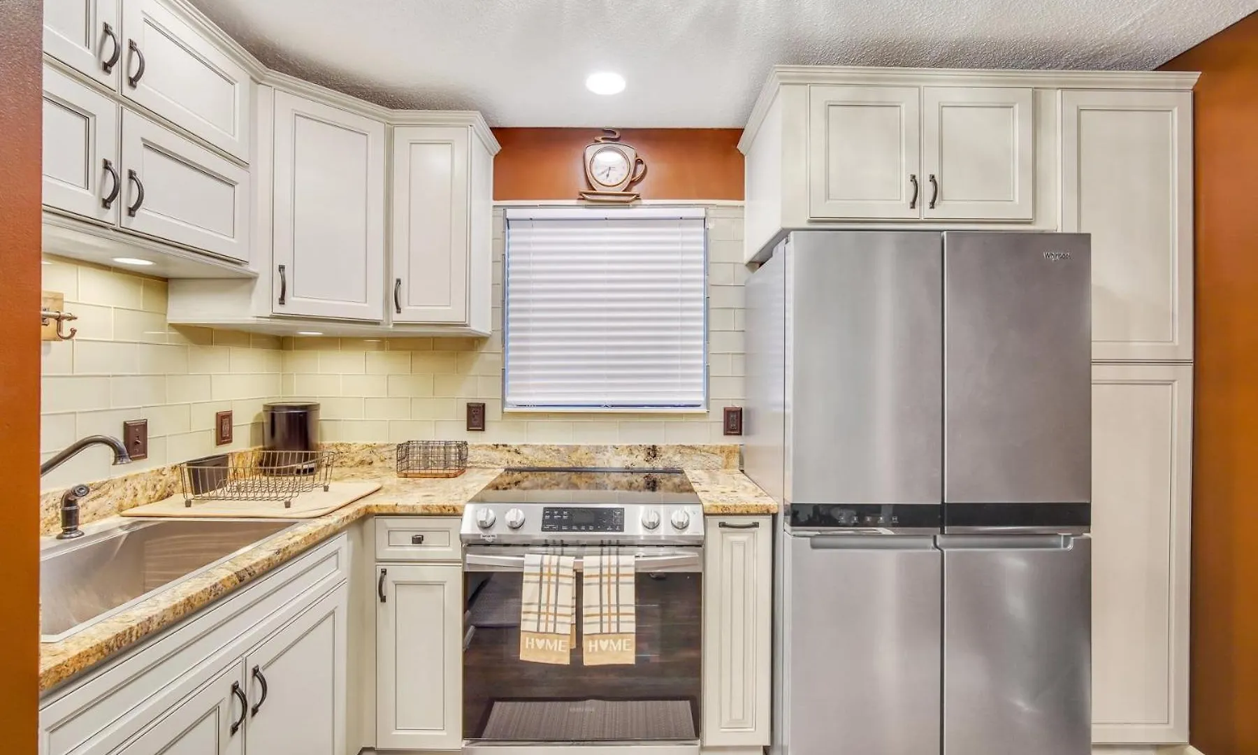 Welcome To Your Beachside Escape! Apartment