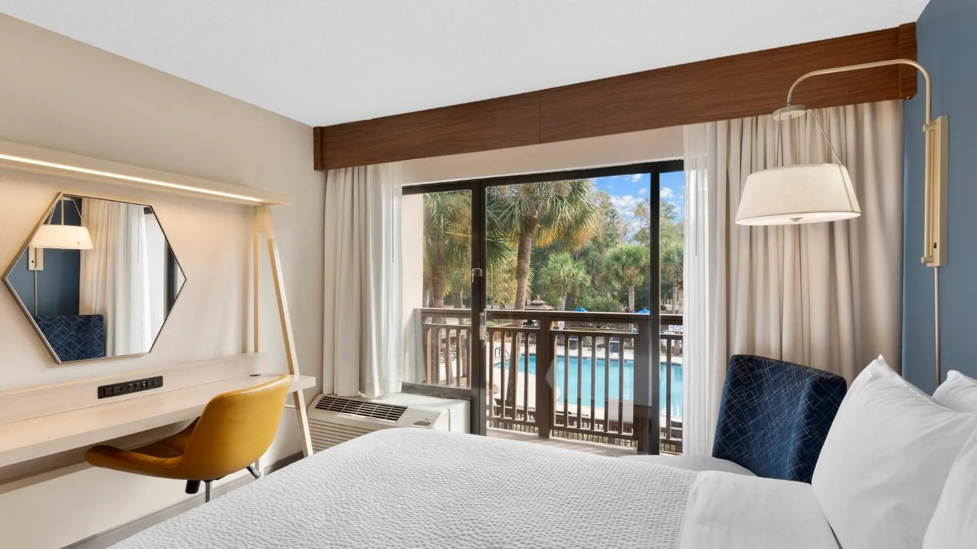 Express By Ihg Hotel