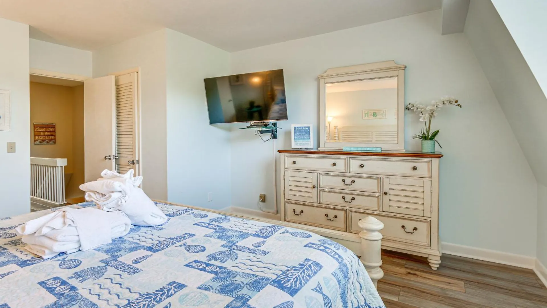 Apartment Hilton Head Walk To Coligny And Plaza!