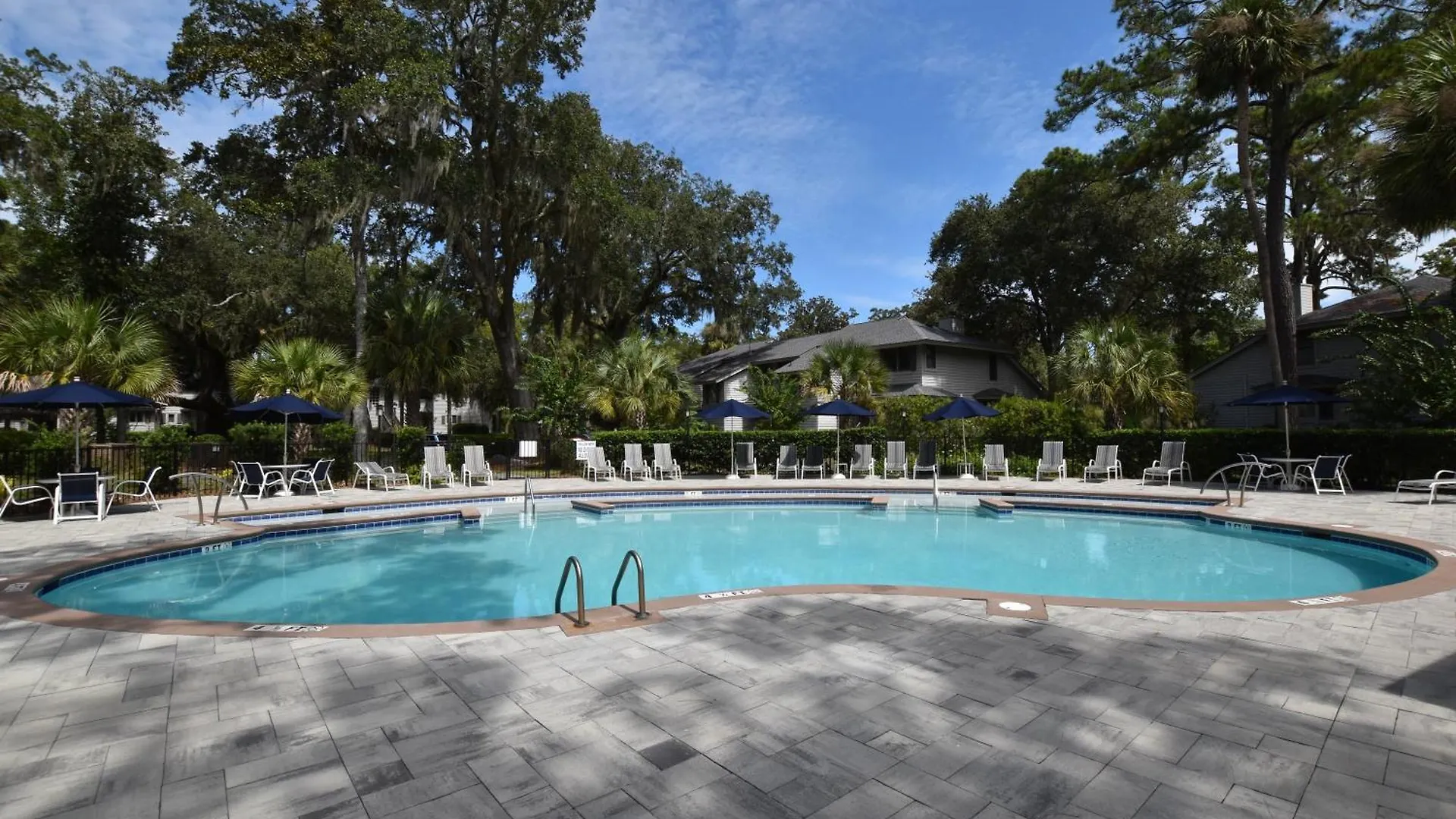 2 Bedrooms At Brigantine Quarters Unit 230 Villa Hilton Head Island