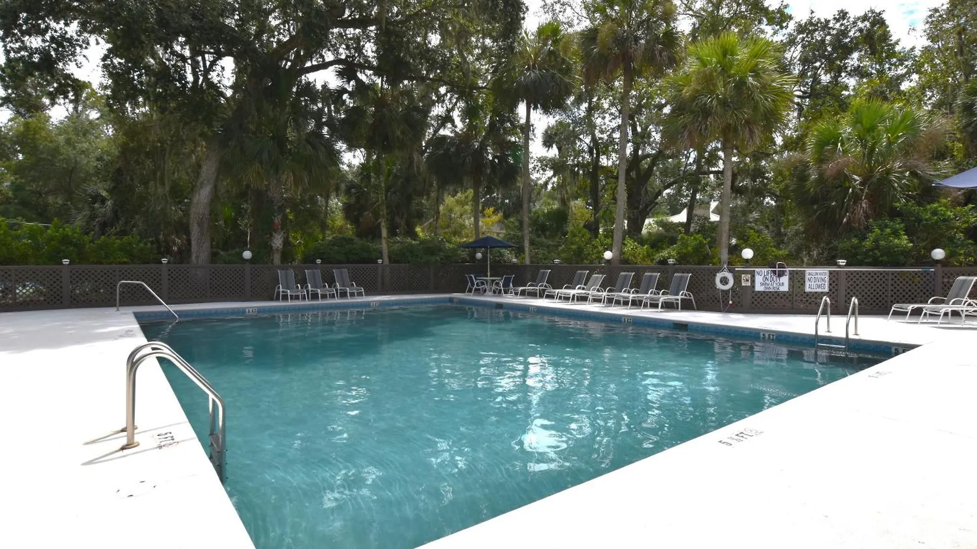 2 Bedrooms At Brigantine Quarters Unit 230 Villa Hilton Head Island