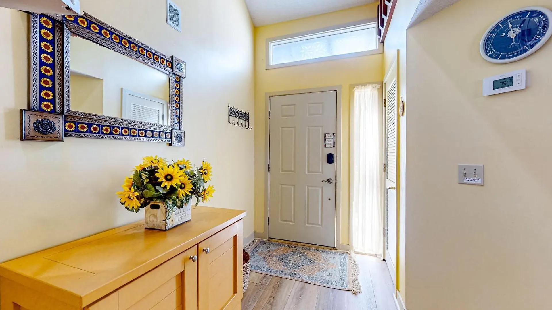 Apartment Windward Village 109