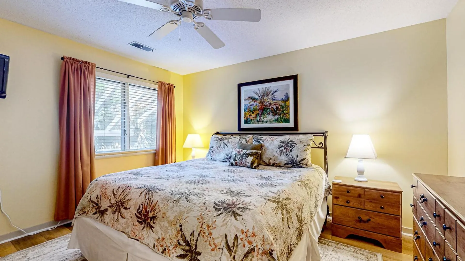 Apartment Windward Village 109