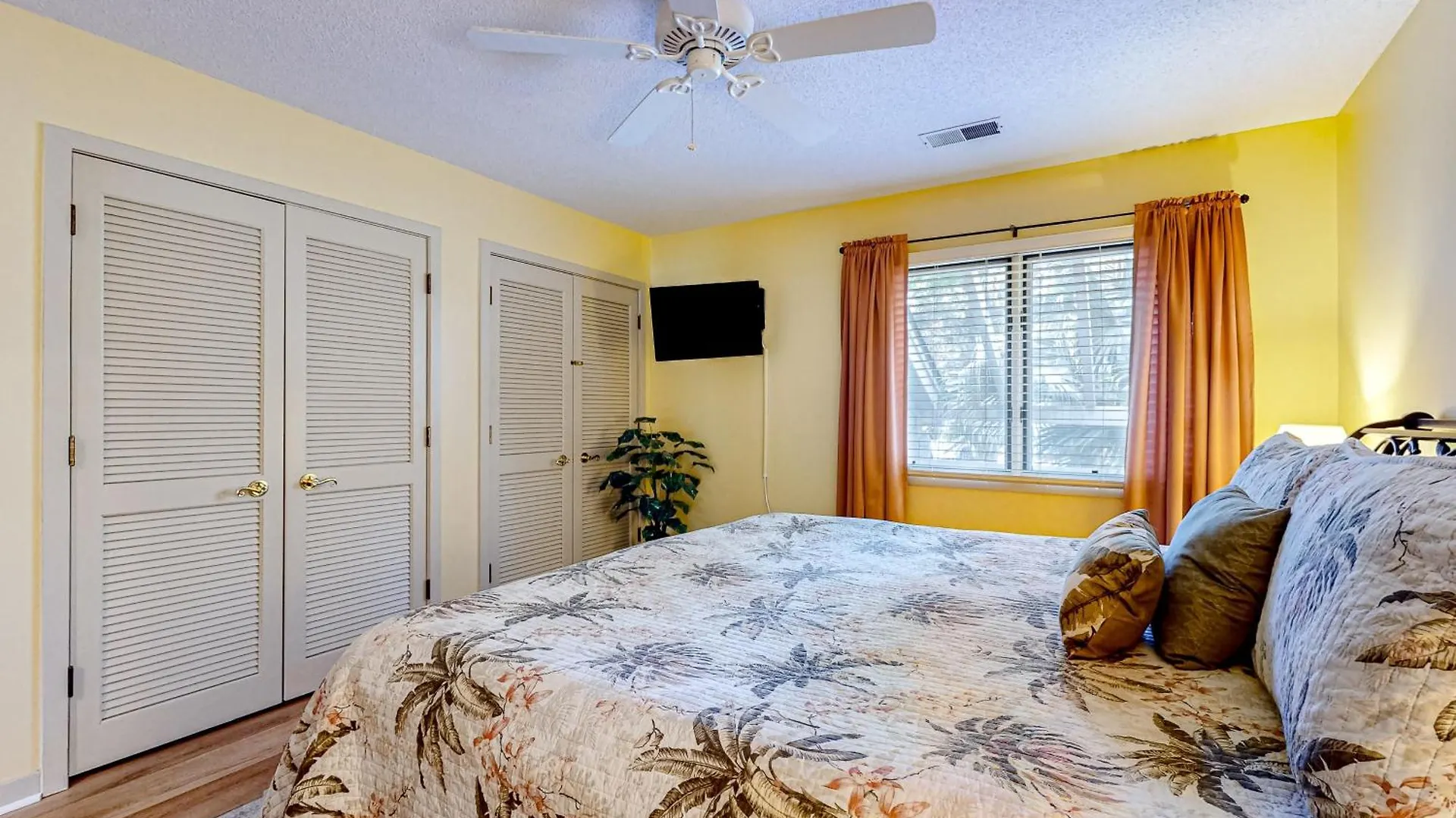 Windward Village 109 Apartment