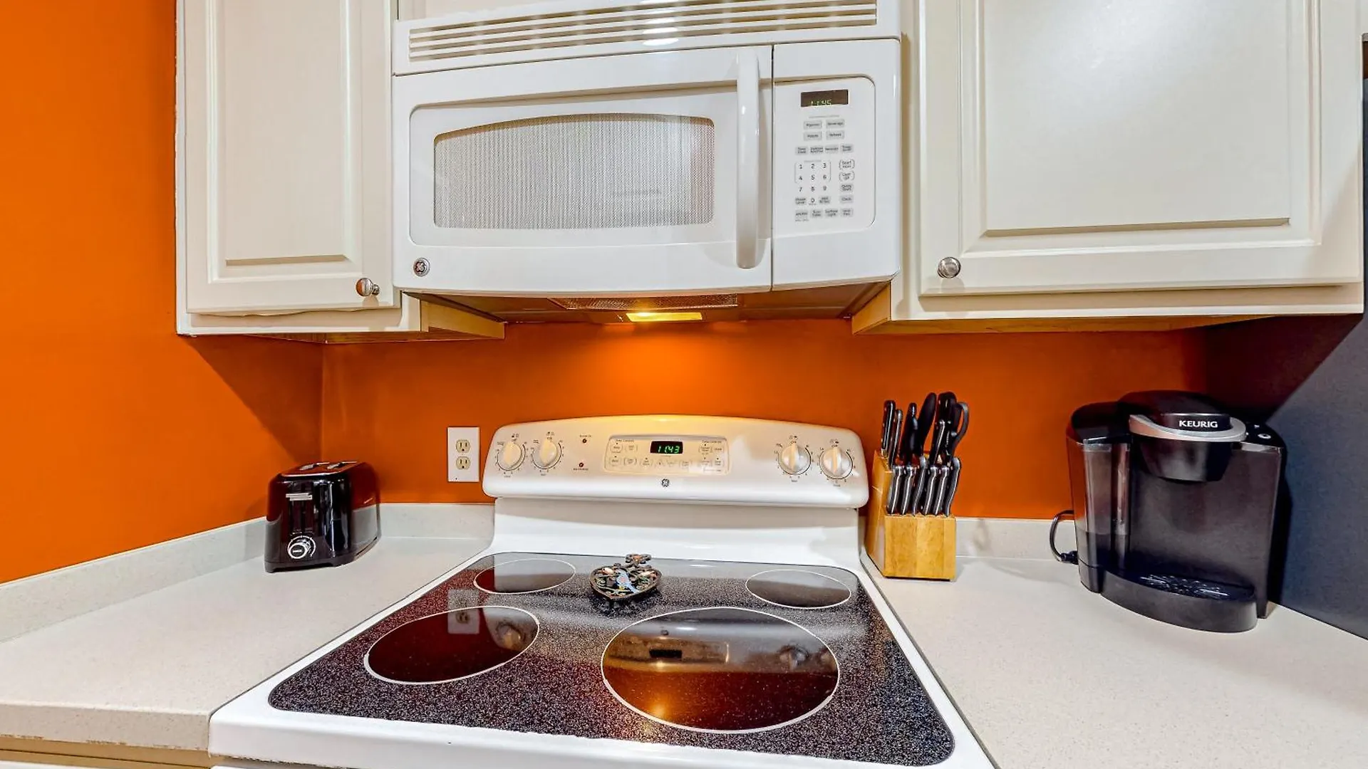 Apartment Windward Village 109