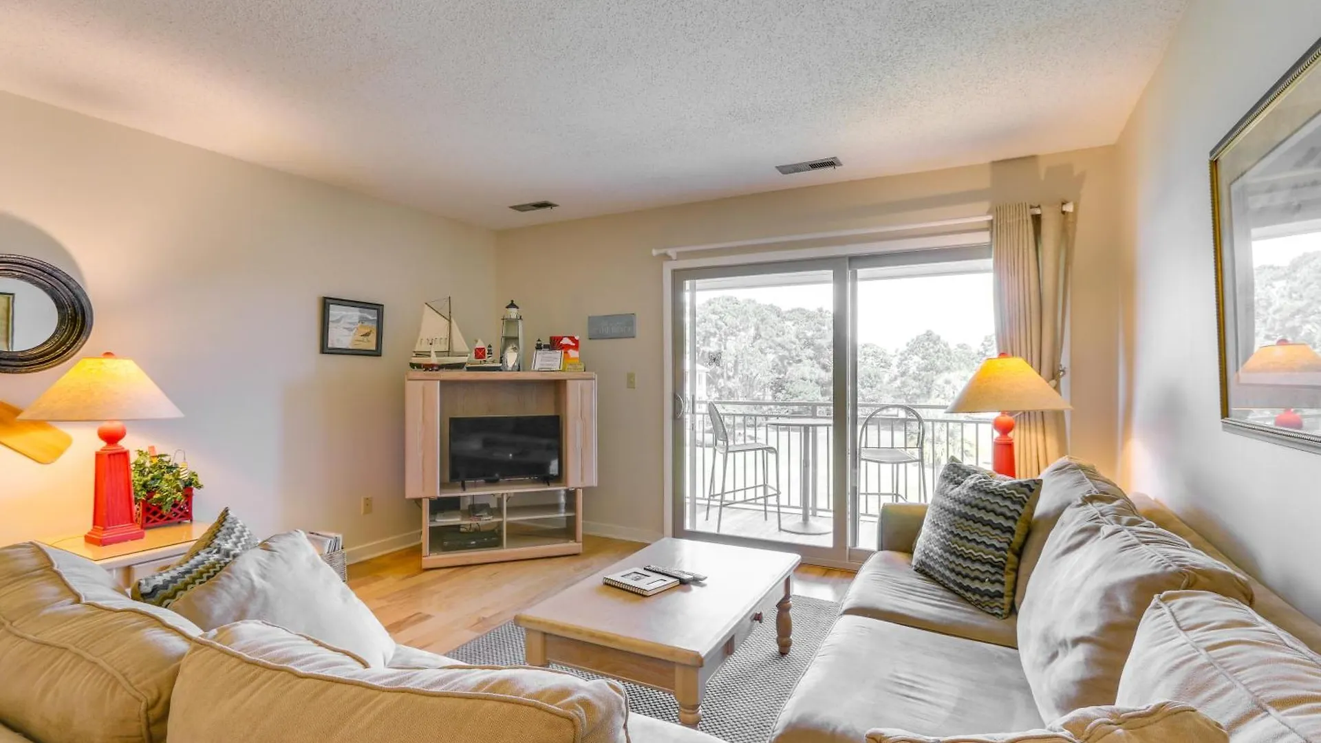 Coastal Sea Pines Escape Walk To Beach! *