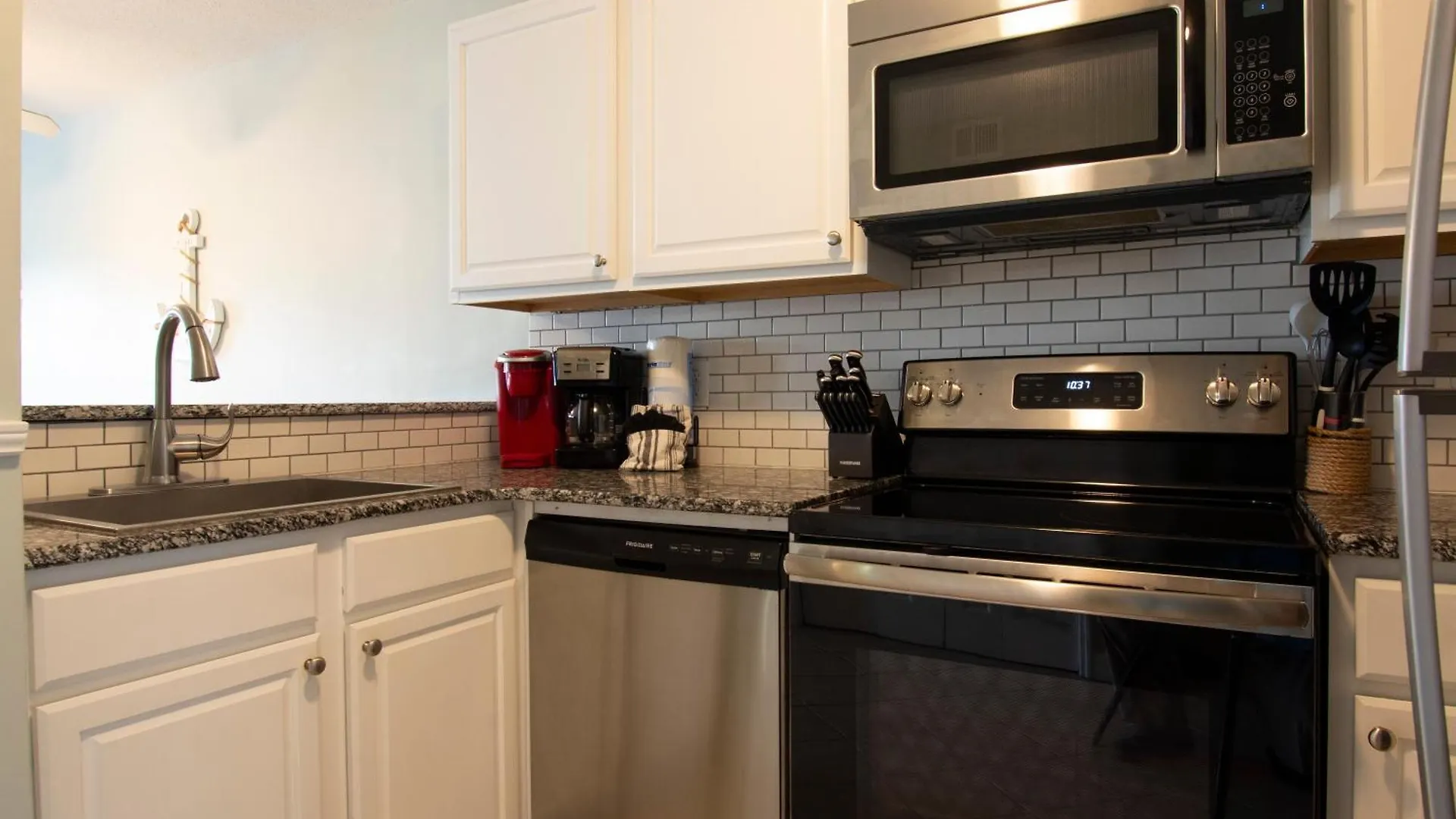 Apartment Family Getaway - Boardwalk To The Beach, 3 Pools, Tennis