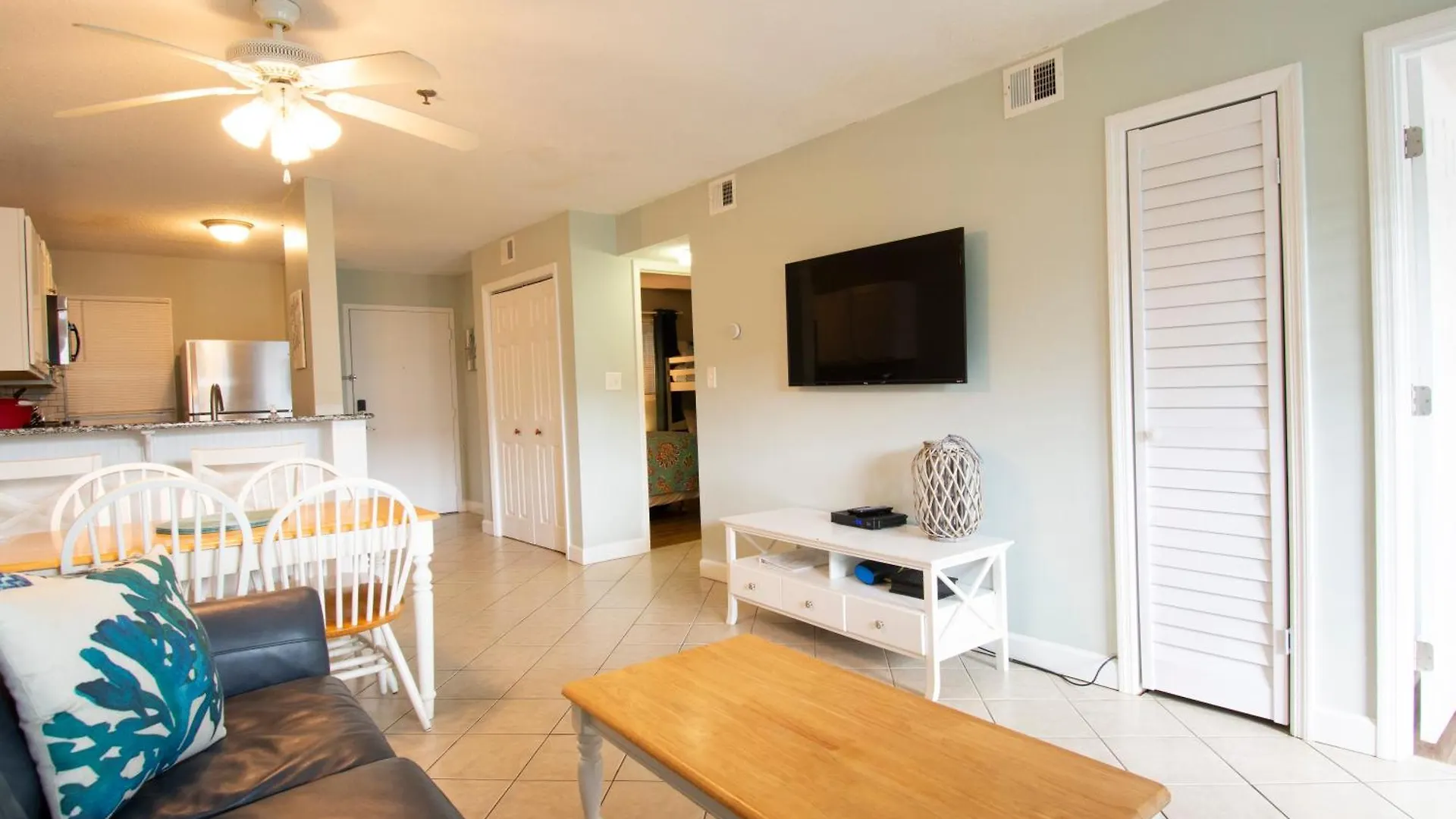 Family Getaway - Boardwalk To The Beach, 3 Pools, Tennis Apartment *