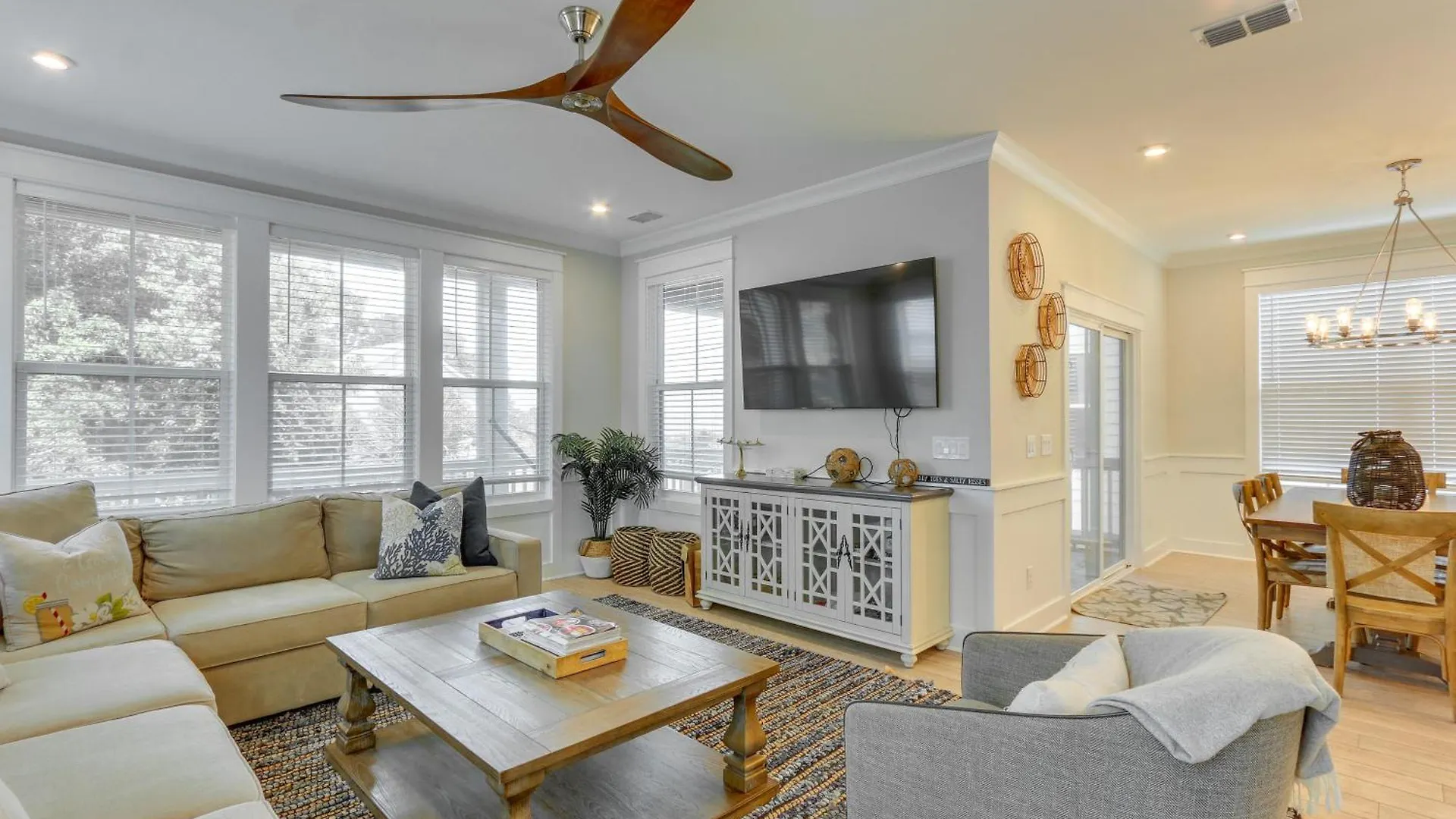 Holiday home Breezy Hilton Head Getaway 3 Decks And Water Views!