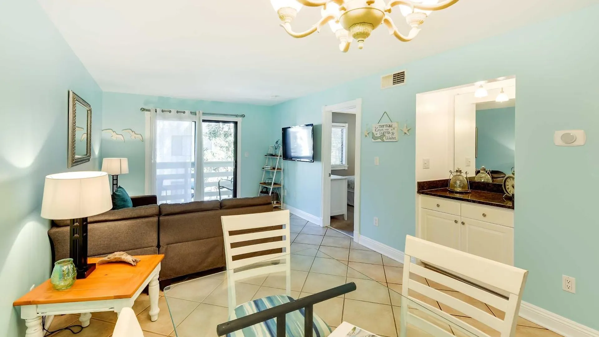 Apartment Hilton Head Pool Deck Access, Walk To *