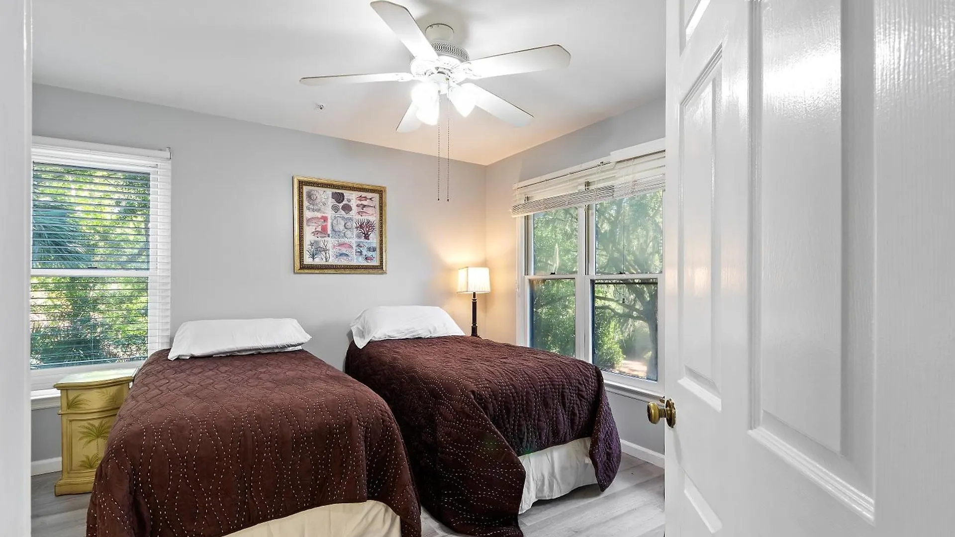 Apartment Ocean Breeze 33 *