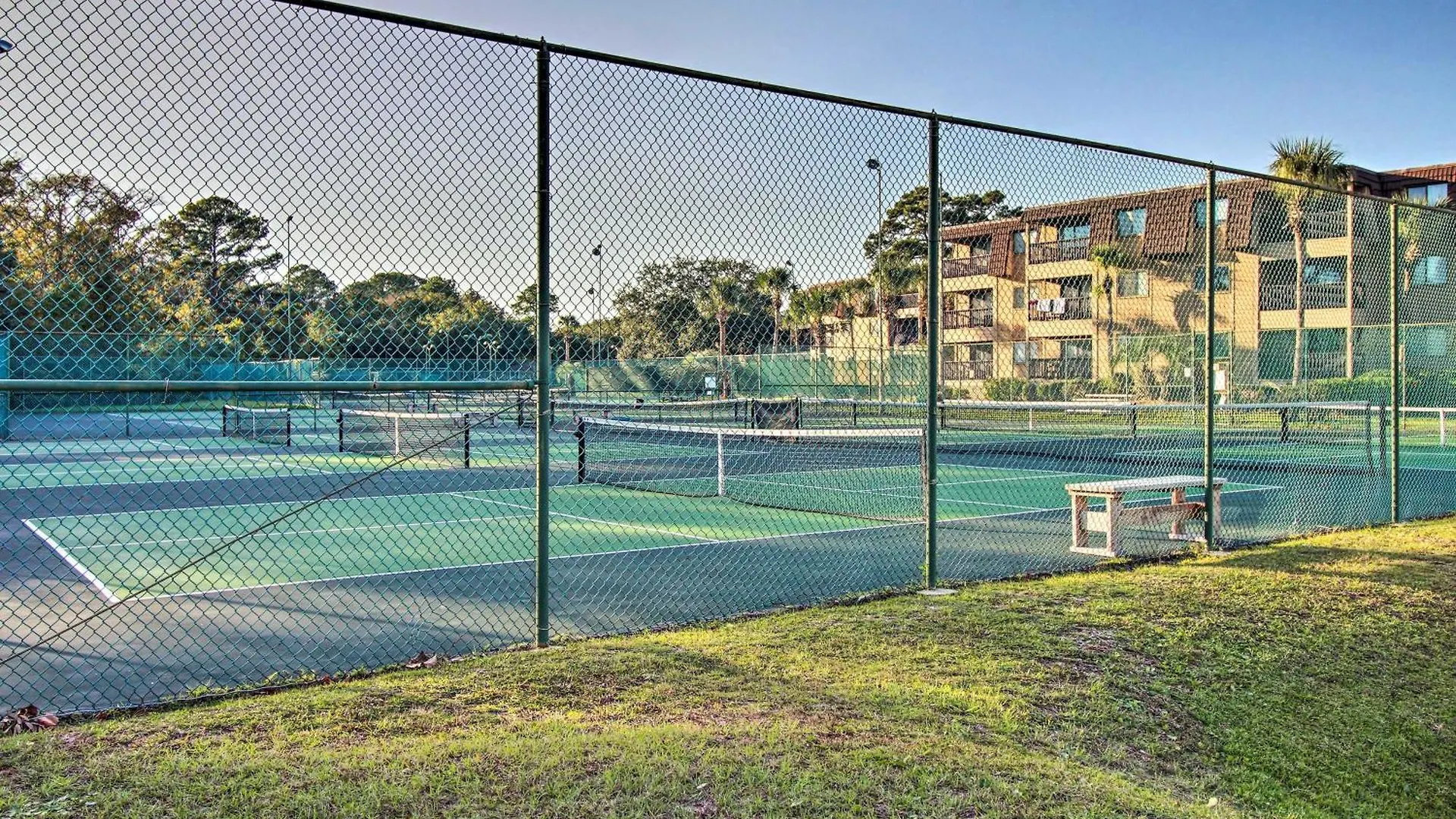 Hilton Head Vacation Private Access! *