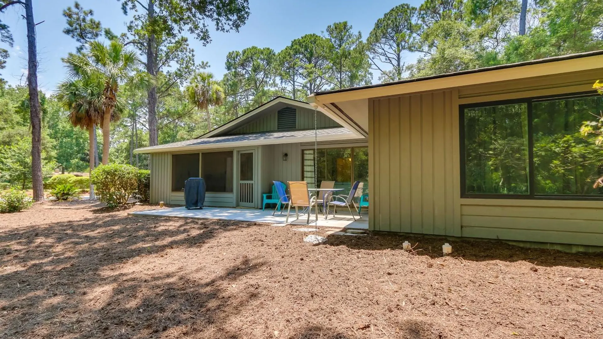 Holiday home Updated With Patio