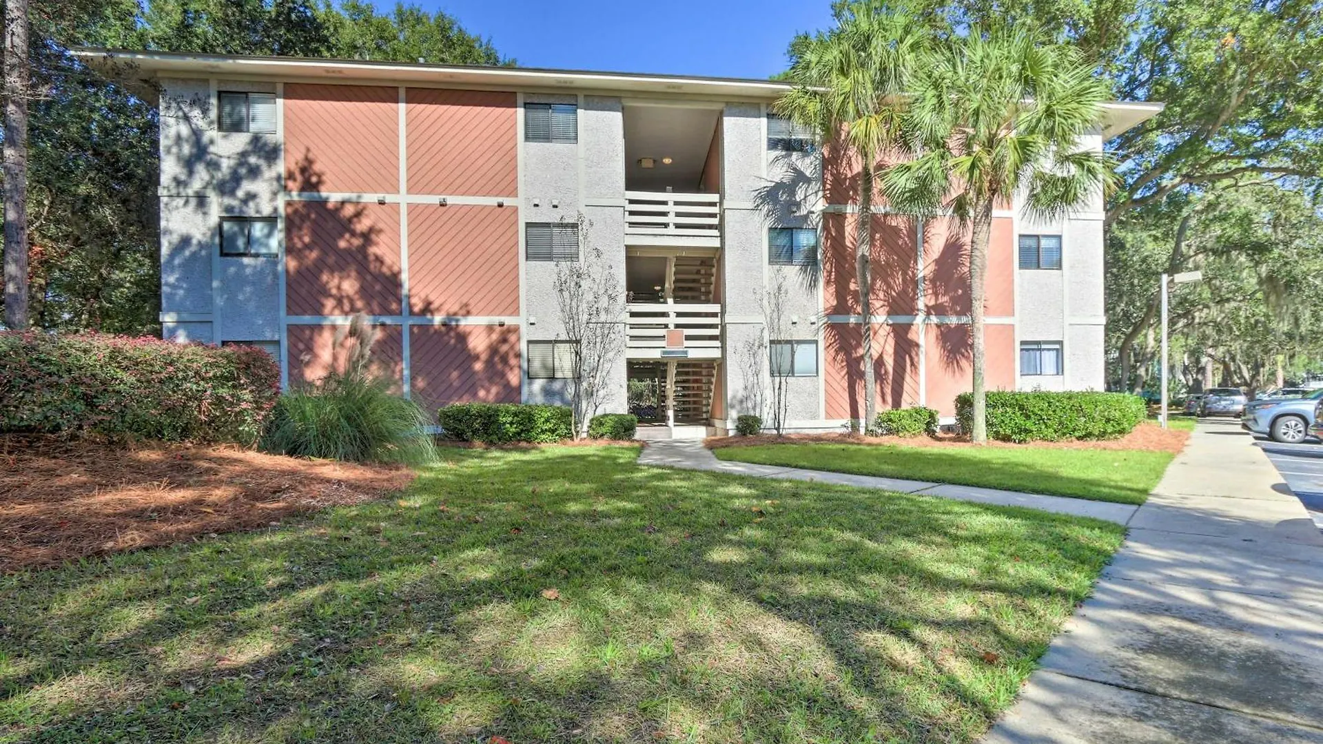 Hilton Head Getaway, Walk To And Golf Course! Apartment *