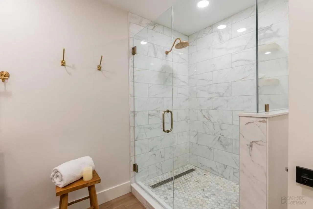 490 Captain's Cove
