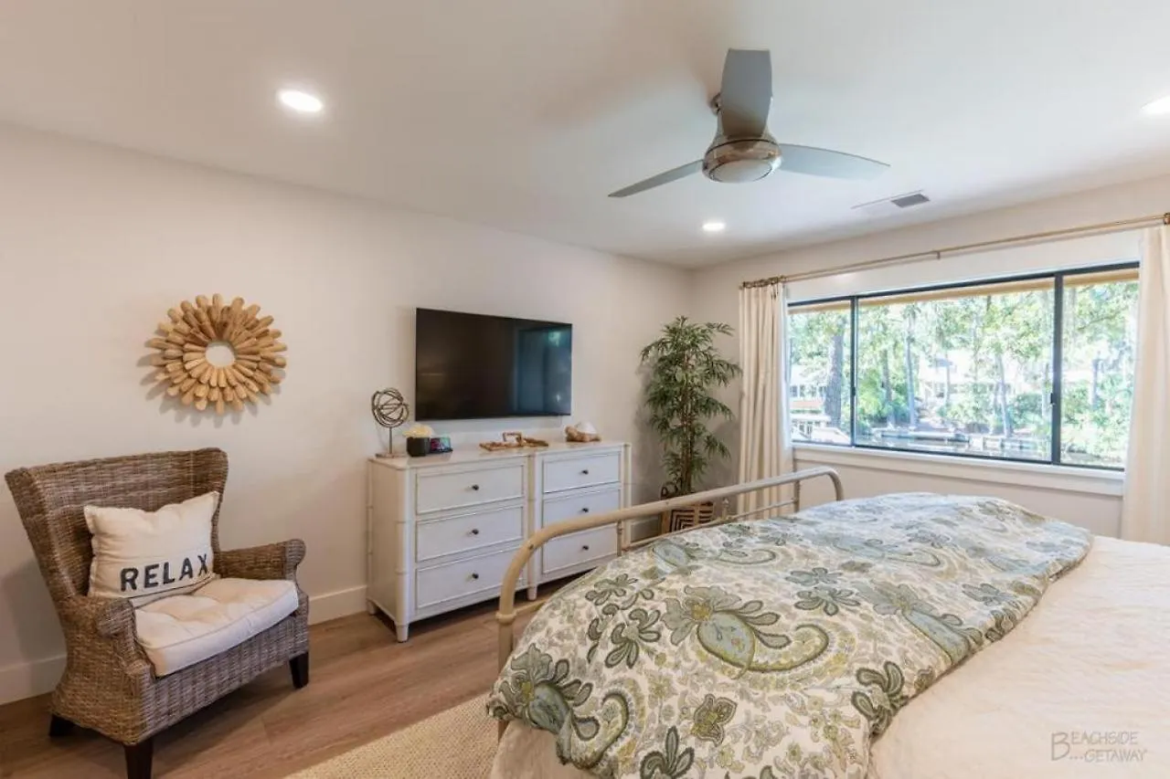 490 Captain's Cove