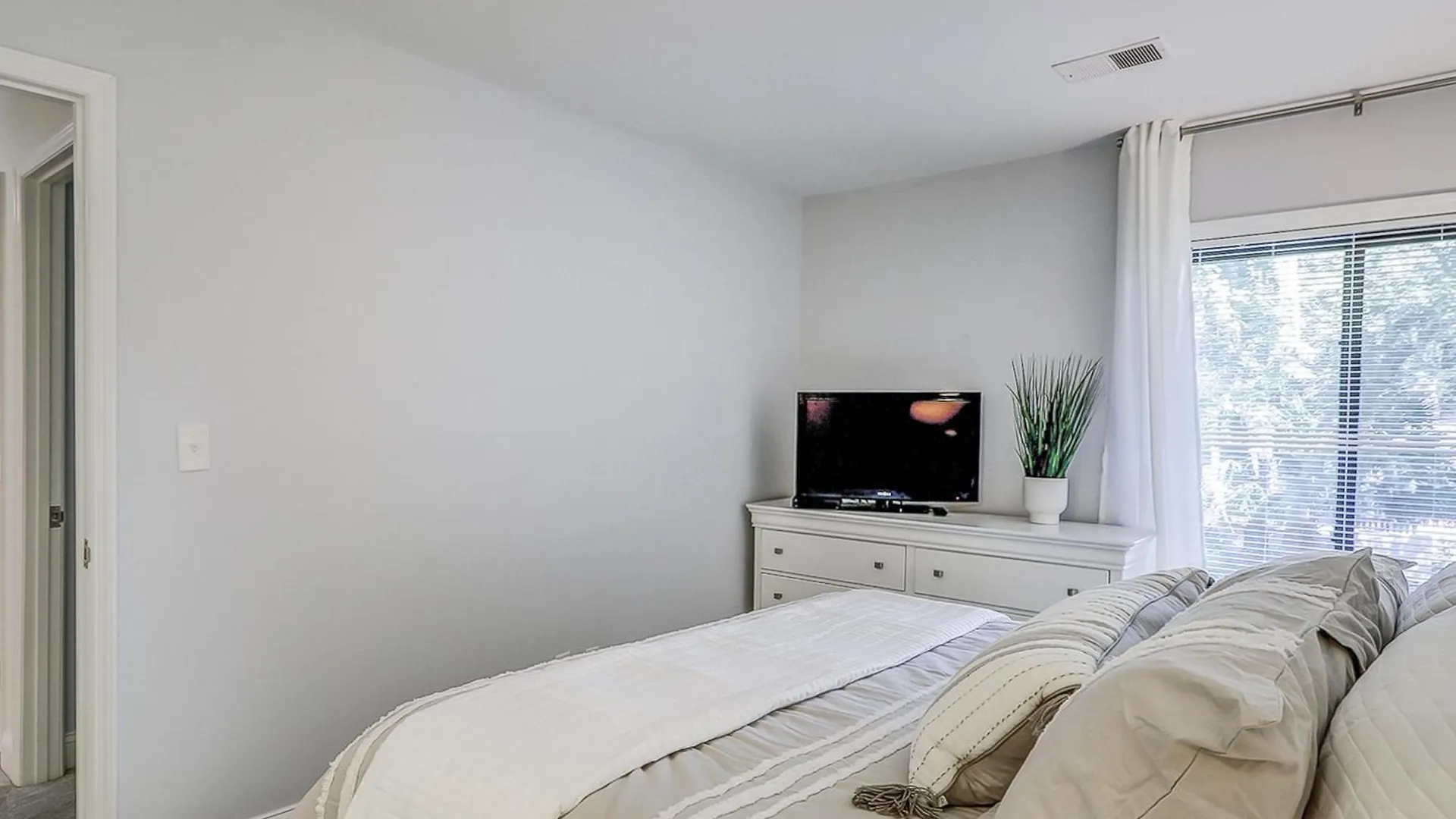 Beachwalk 167 Apartment