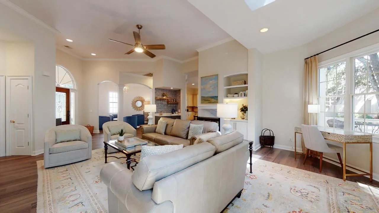 8 Flagg Dr Holiday home