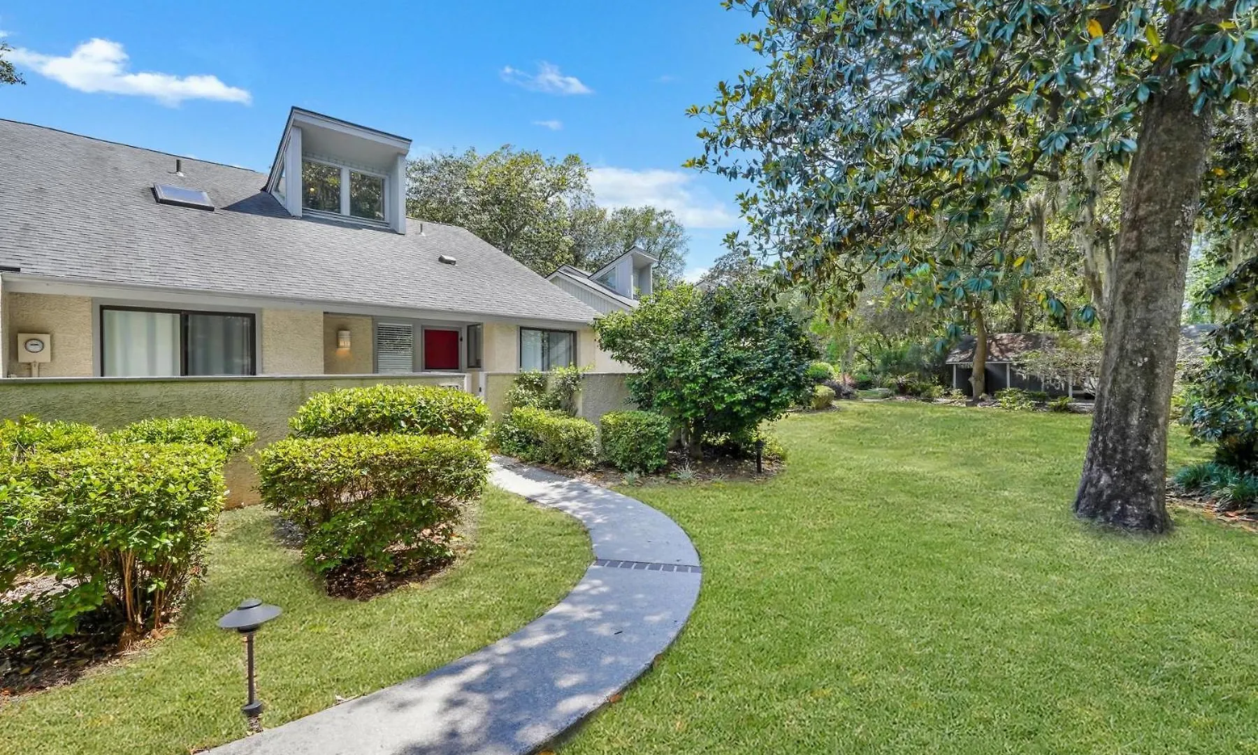 Townhouse Manor 20