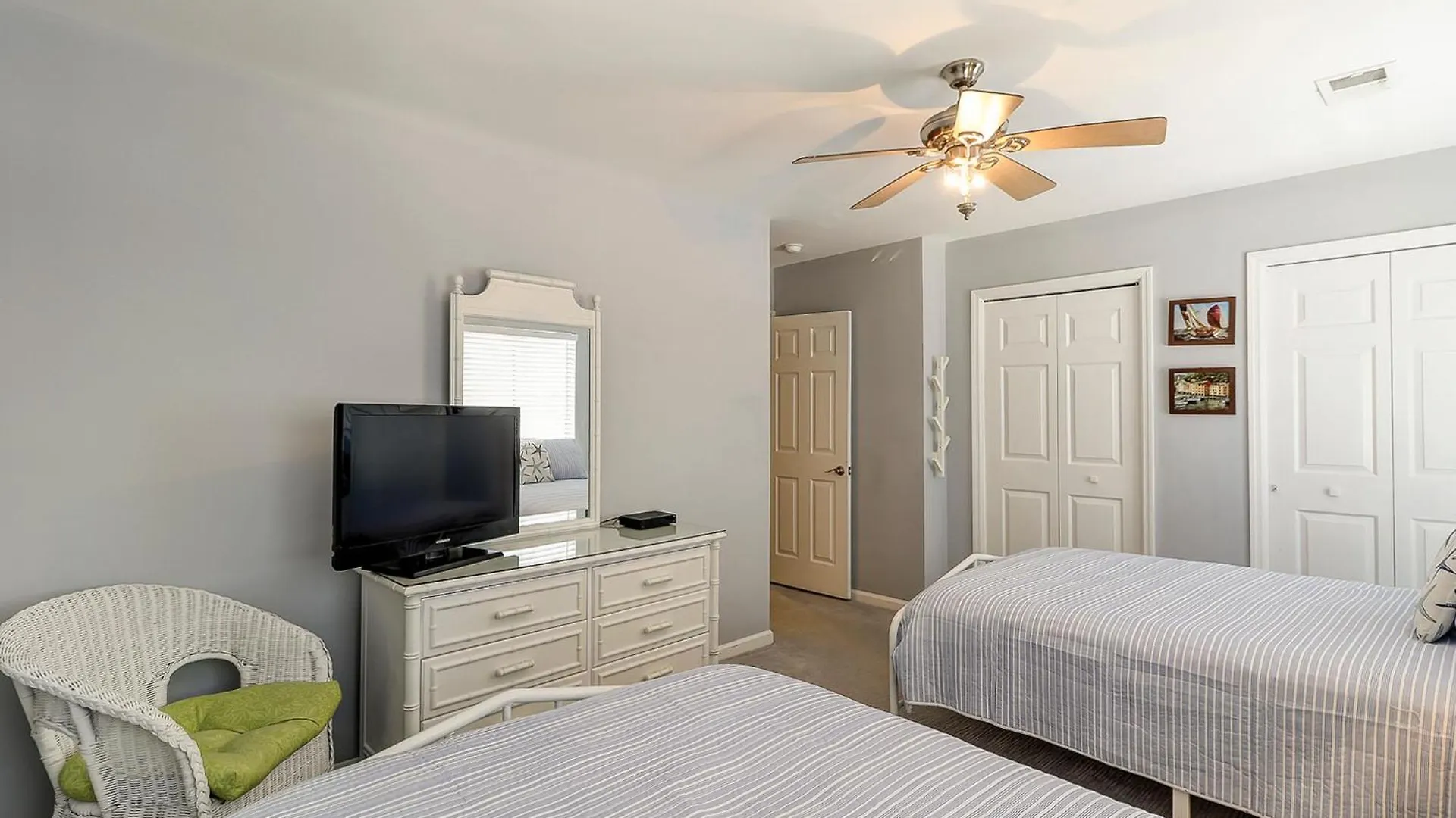 Villa Beachwalk 208 *