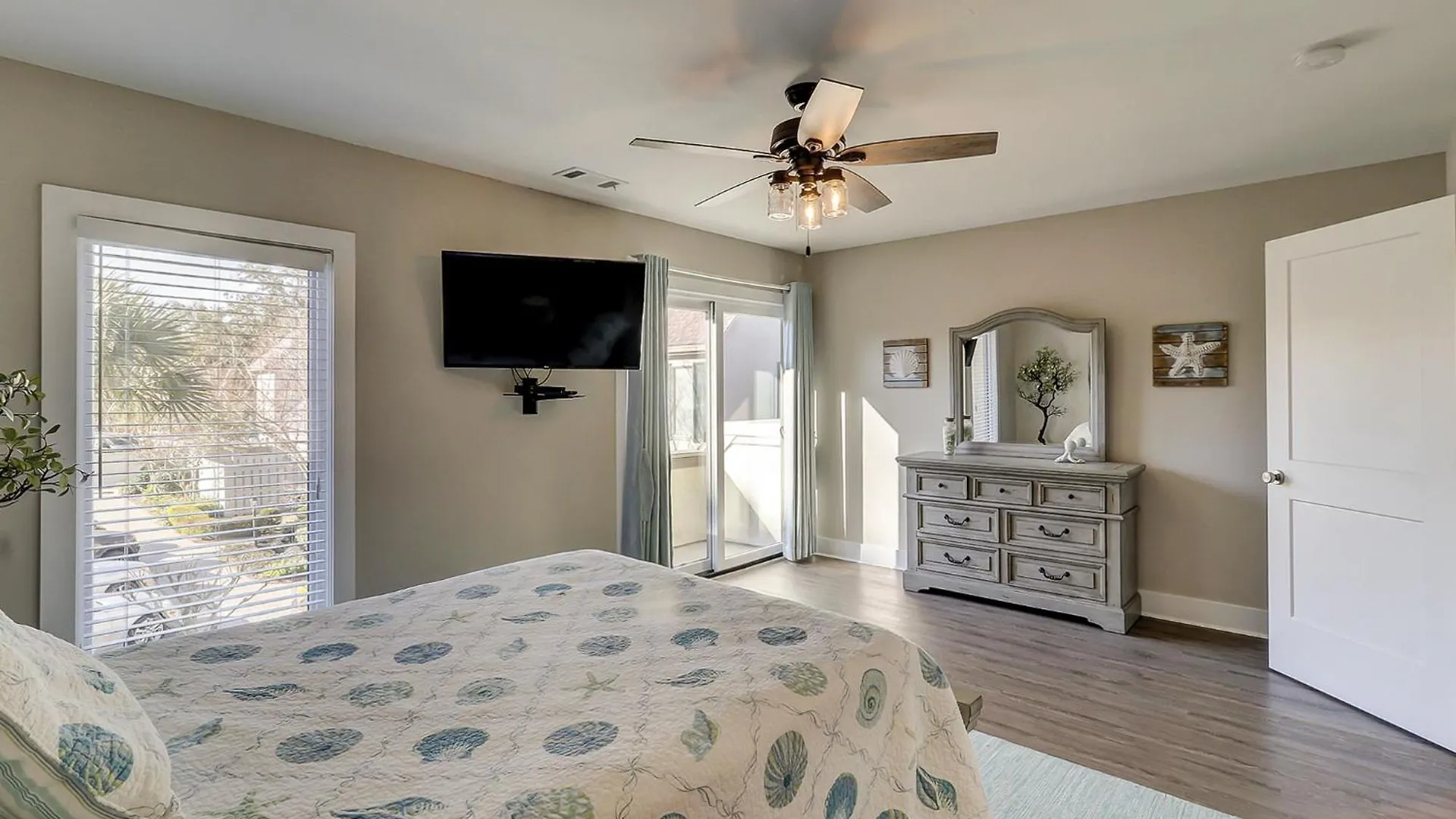Schooner Court 740 Villa