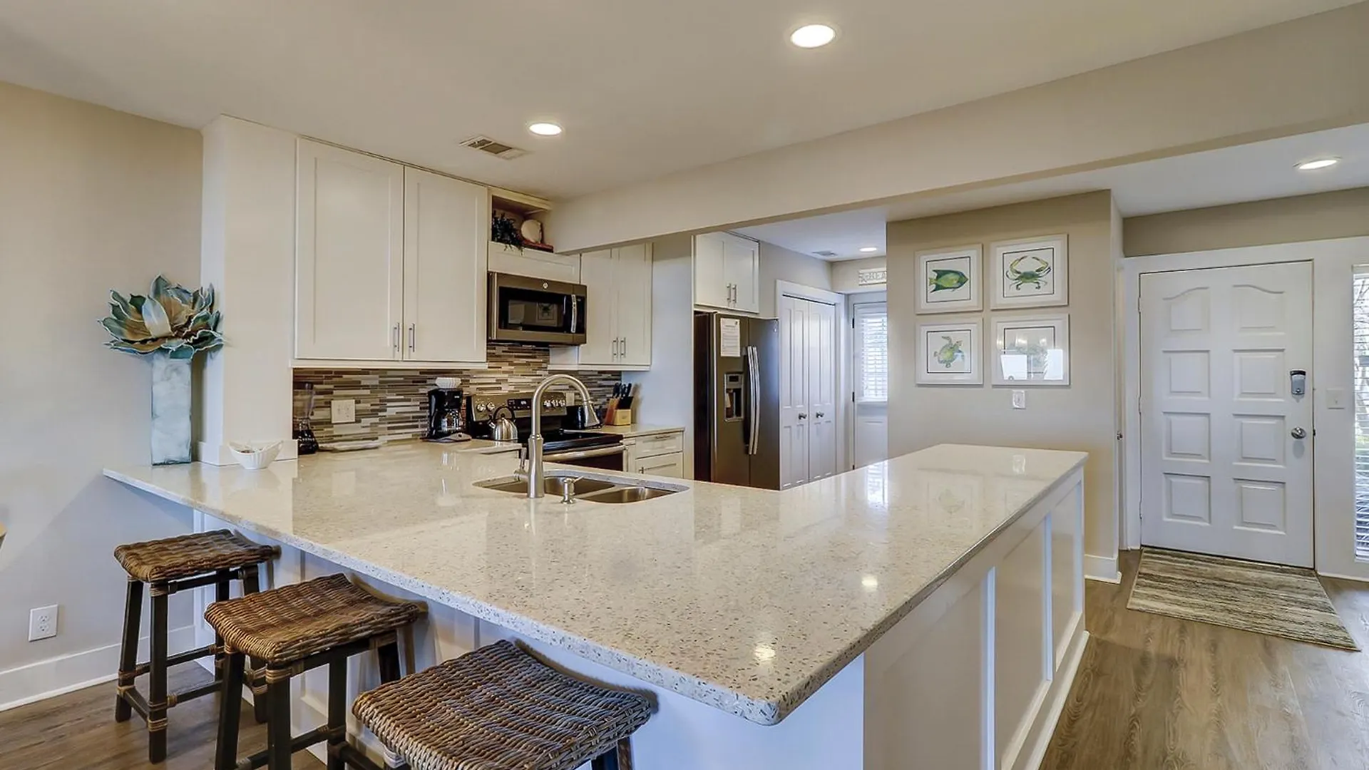 Schooner Court 740