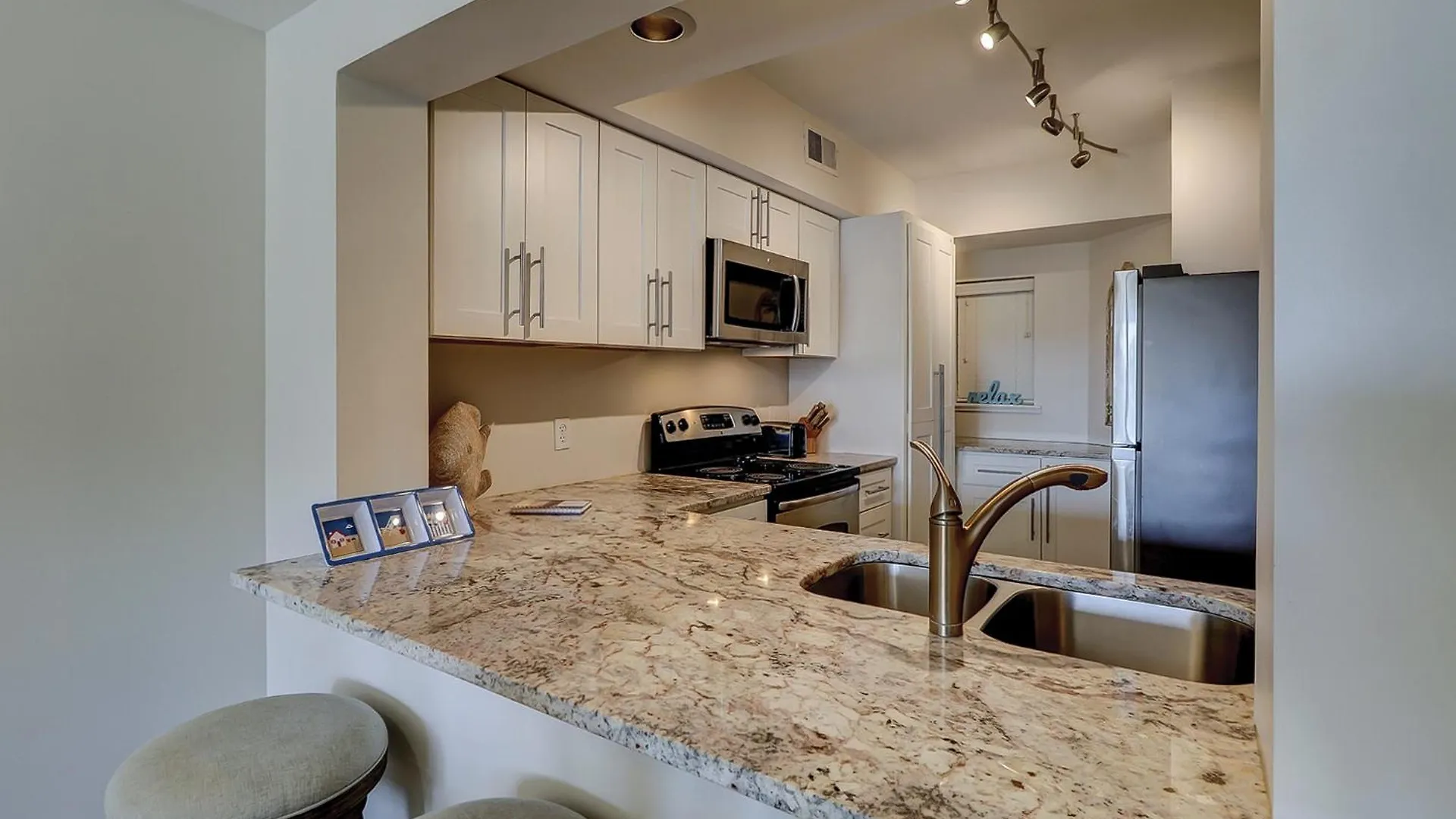 Shorewood 232 *