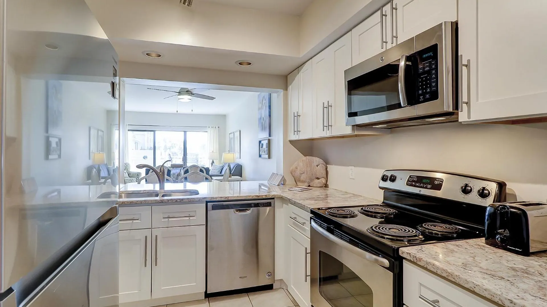 Shorewood 232 Villa