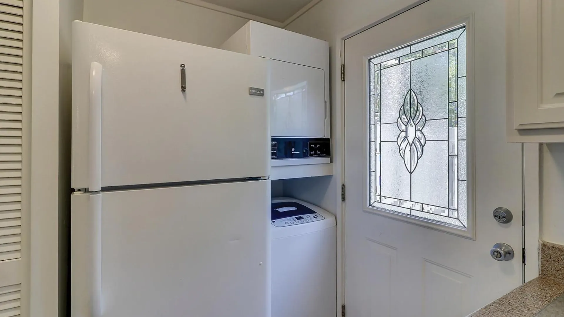 Ocean Cove 834