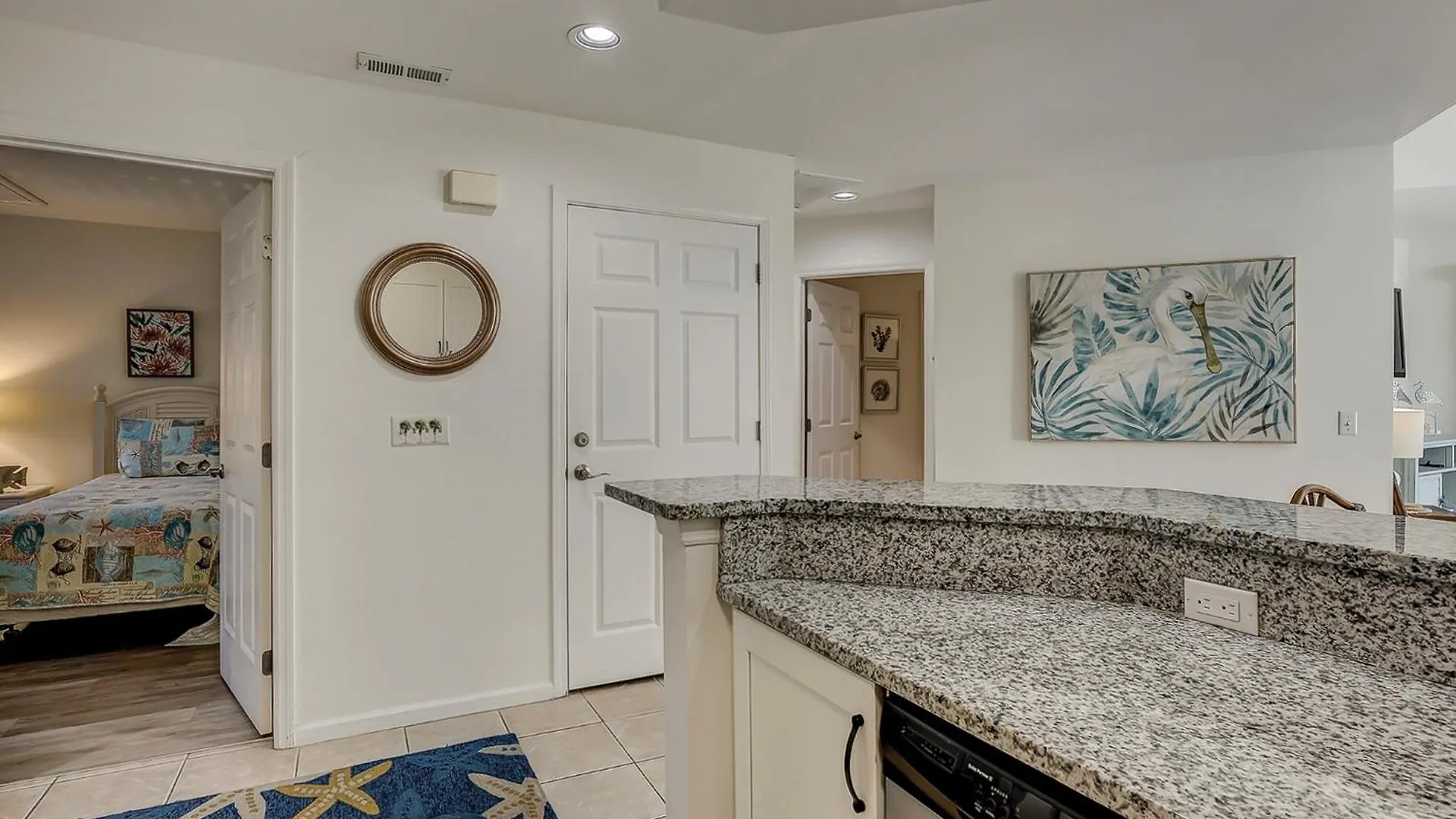 Villa Colonnade Club 206