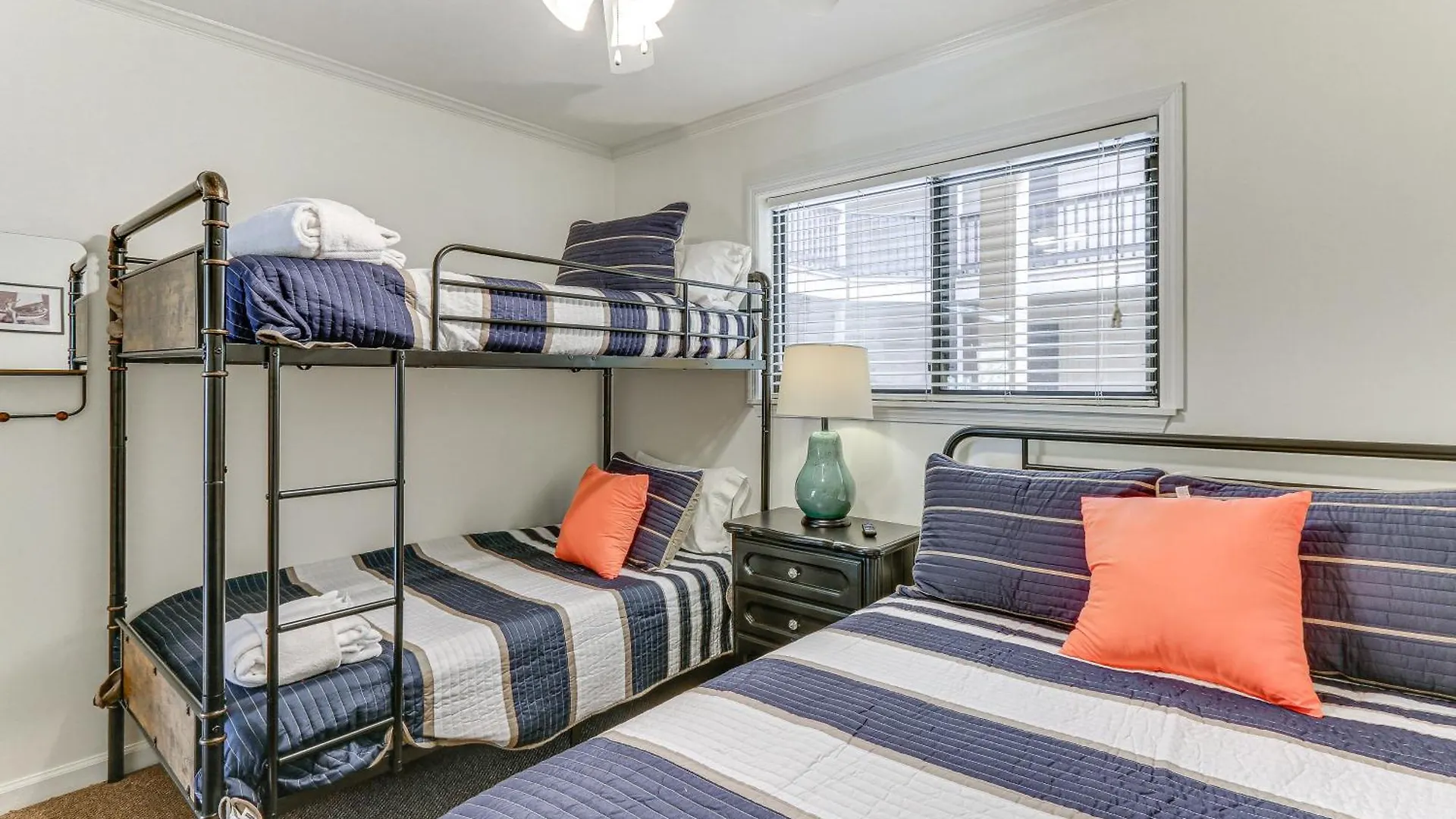 Hilton Head With Deck - Walk To And Pool! *