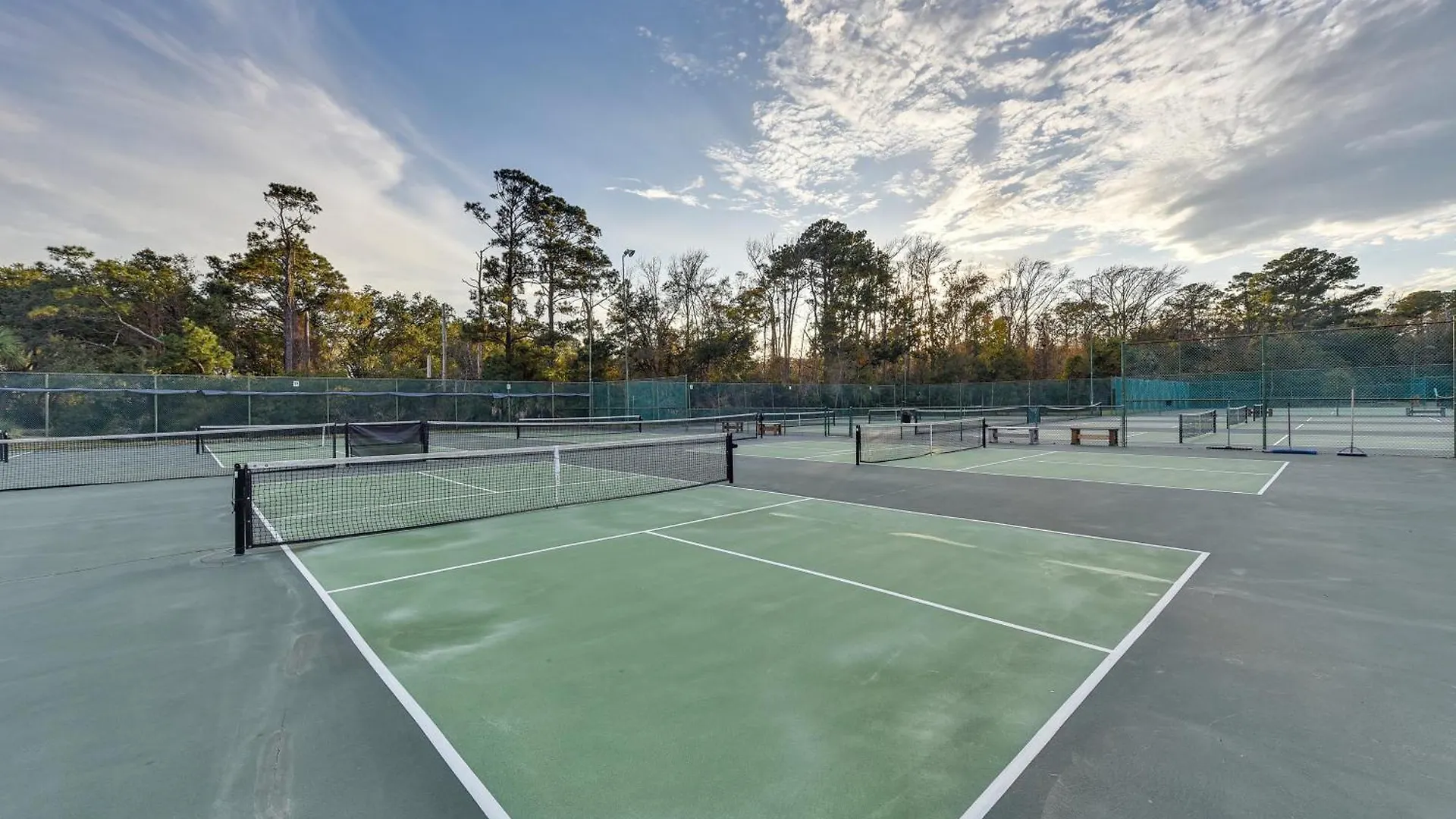 Hilton Head With Deck - Walk To And Pool! * Hilton Head Island
