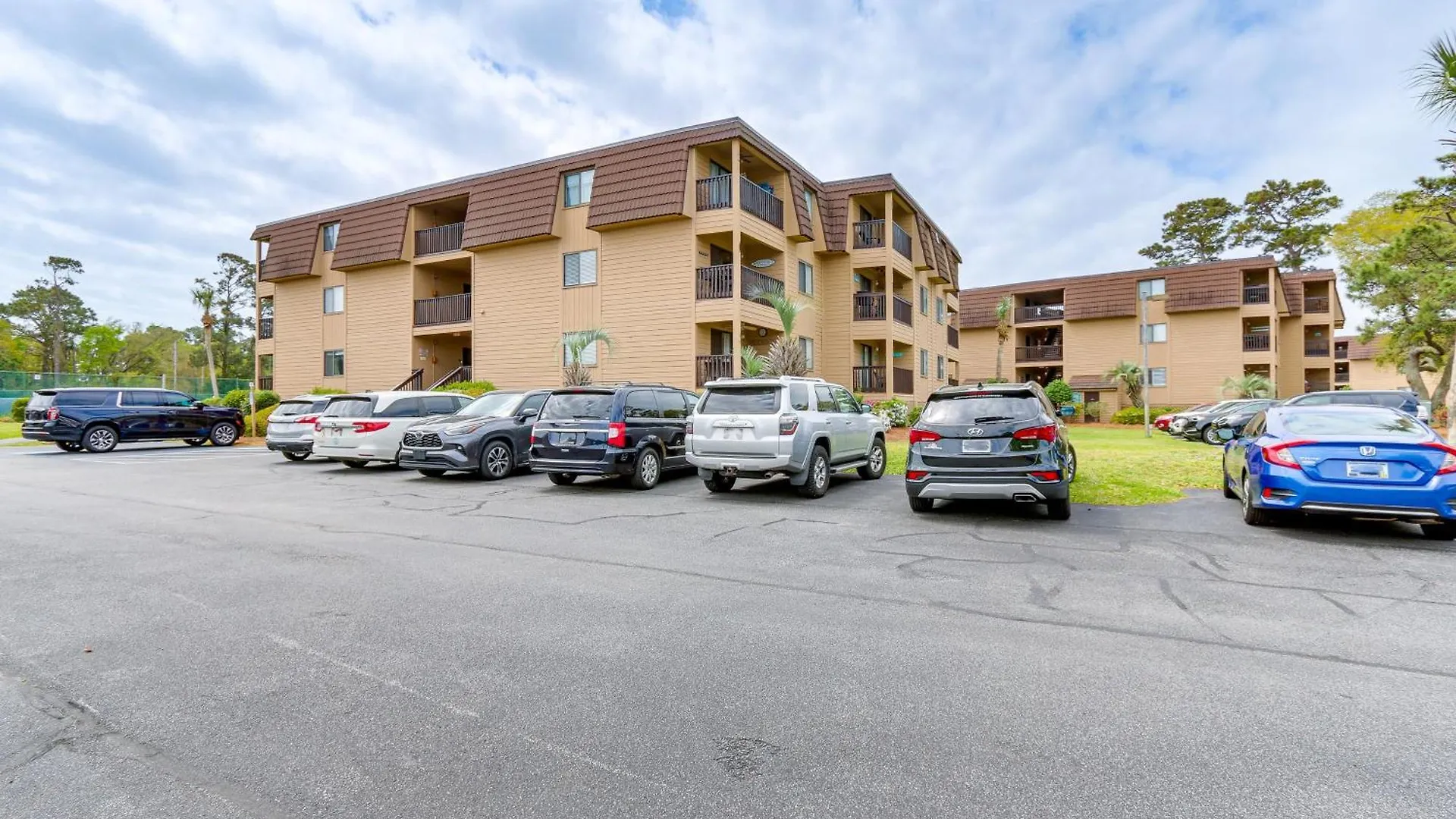 Hilton Head With Deck - Walk To And Pool! Apartment Hilton Head Island