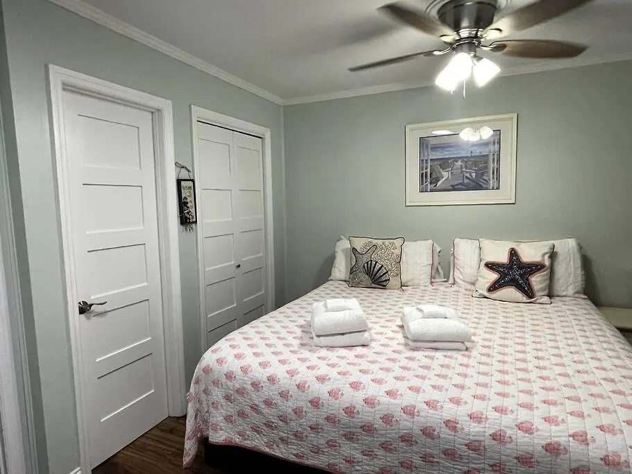 Crashin' Waves-oceanview Bikes And King Bed Apartment